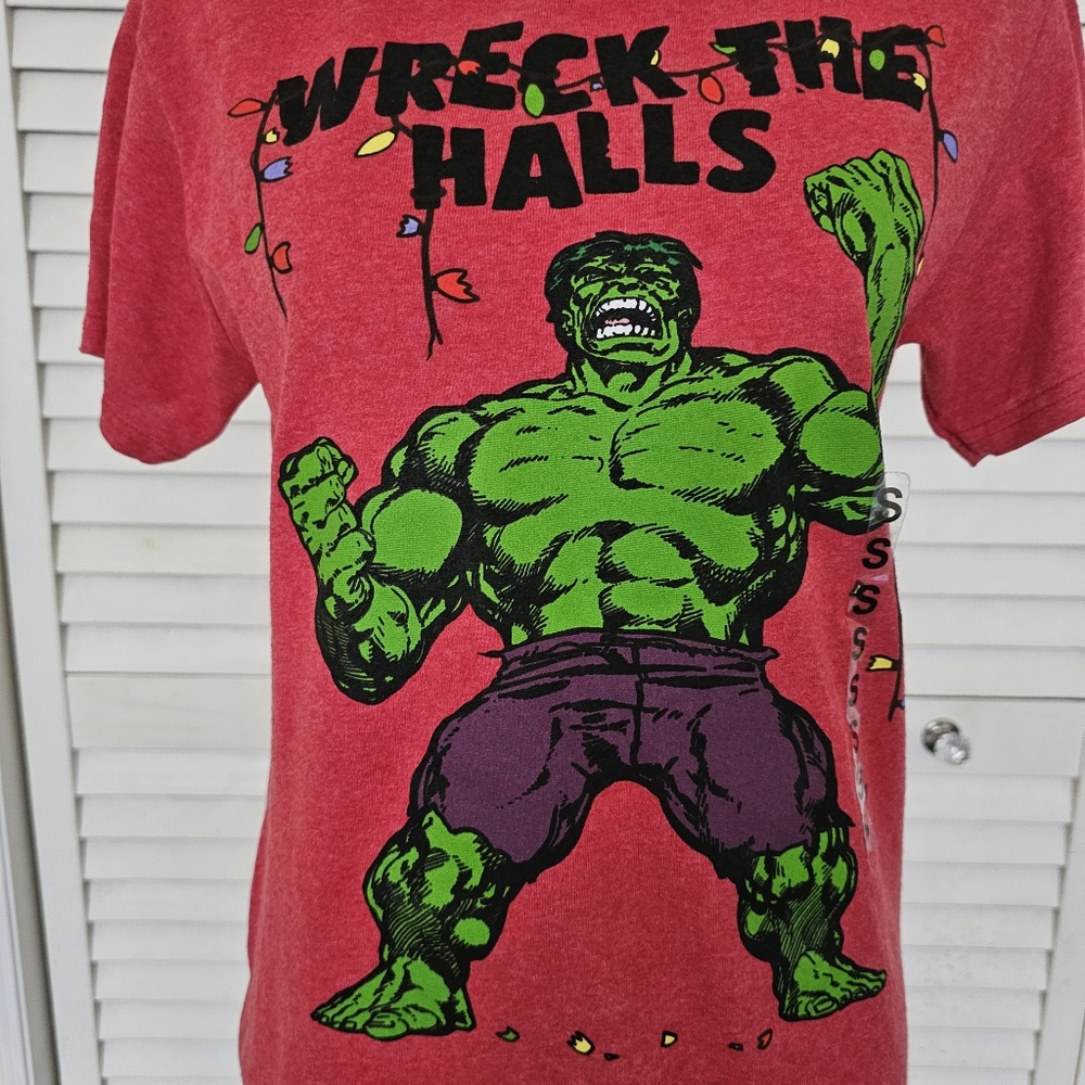 SALE! New Marvel Comics Hulk Holiday T Shirt Size S Red Short Sleeve NWT - Picture 3 of 10